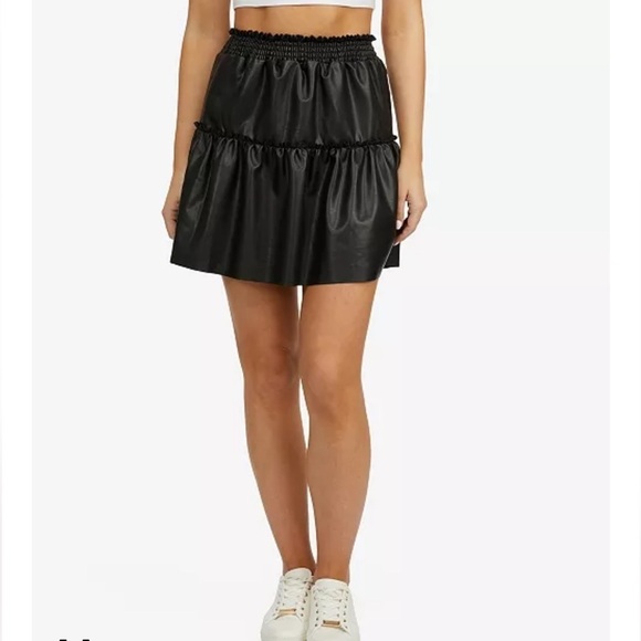Laundry by Shelli Segal Smocked Waist Faux Leather 2 Tier Mini Skirt - Picture 1 of 5